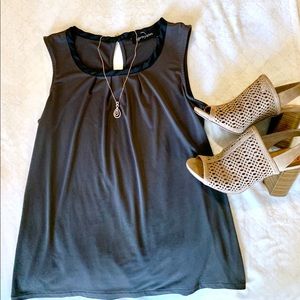 Never worn Grayson professional top.